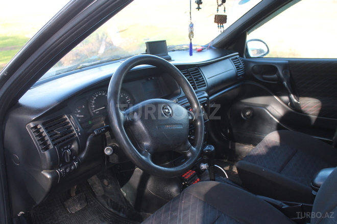 Opel Vectra 1998, 200,000 km - 1.8 l - Bakı