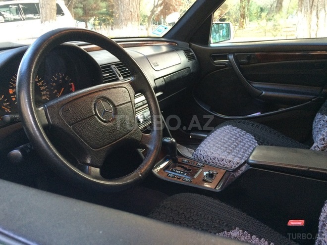 Mercedes C 240 2000, 125,000 km - 0.3 л - Sumqayıt