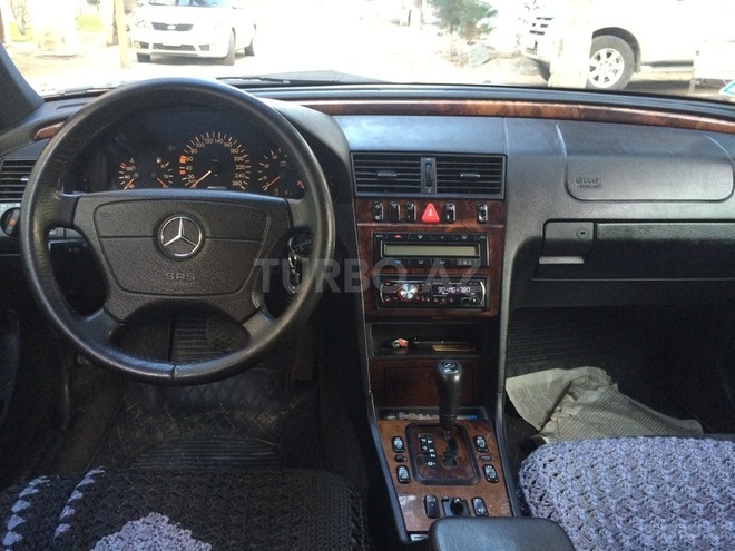 Mercedes C 240 2000, 125,000 km - 0.3 л - Sumqayıt