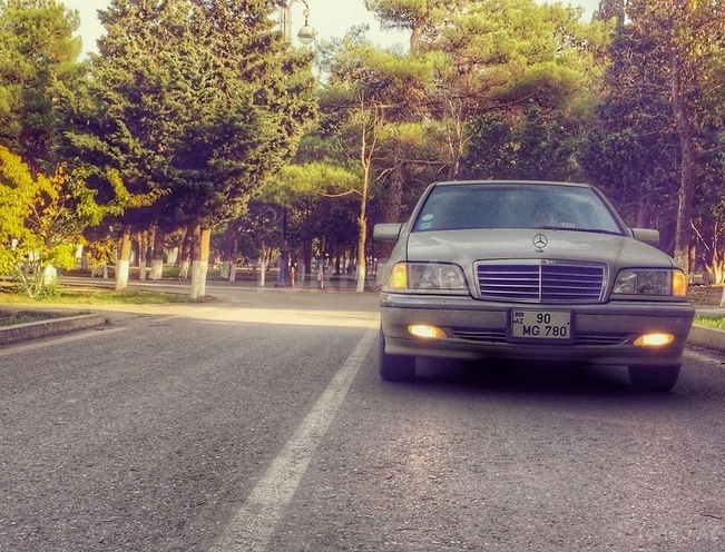 Mercedes C 240 2000, 125,000 km - 0.3 л - Sumqayıt