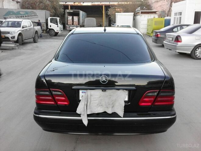 Mercedes E 270 2001, 260,000 km - 2.7 l - Bakı