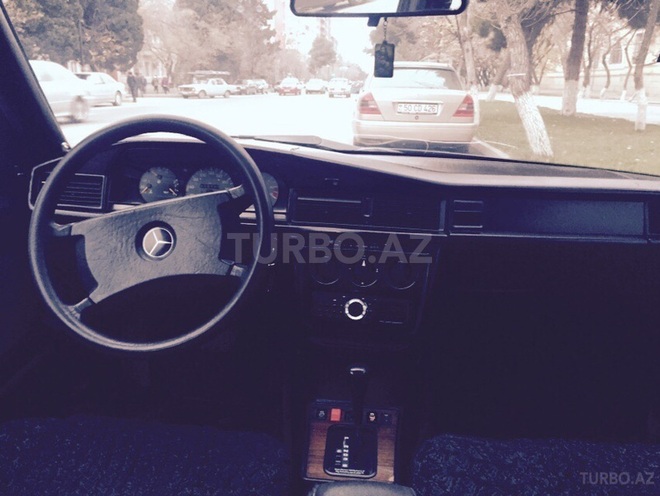 Mercedes 190 1990, 235,000 km - 2.0 l - Sumqayıt