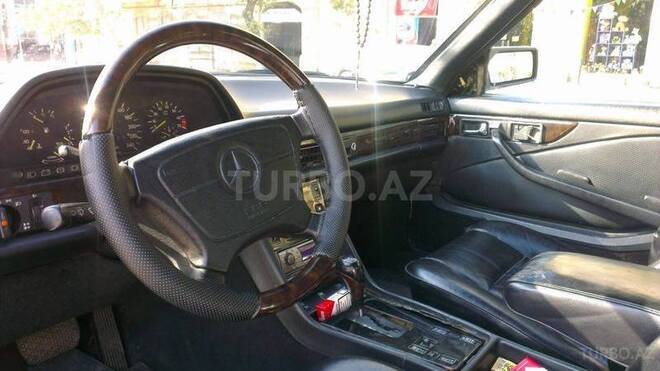 Mercedes  1989, 180,000 km - 5.6 l - Bakı