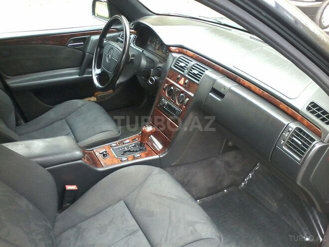 Mercedes E 240 1997, 225,000 km - 2.4 l - Bakı