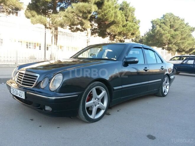 Mercedes E 220 2001, 126,000 km - 2.2 l - Bakı