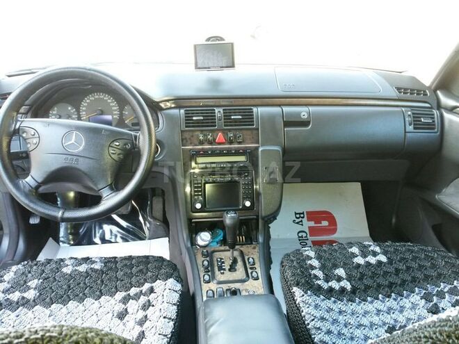 Mercedes E 220 2001, 126,000 km - 2.2 l - Bakı
