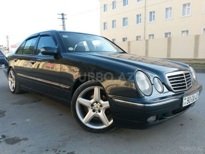 Mercedes E 220 2001, 126,000 km - 2.2 l - Bakı