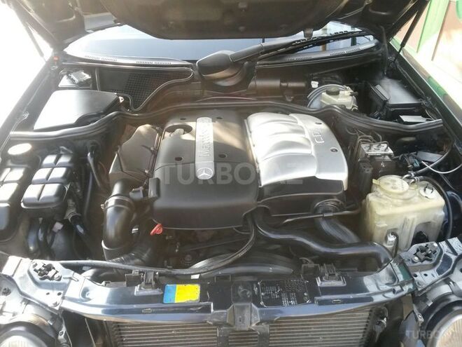 Mercedes E 220 2001, 126,000 km - 2.2 l - Bakı