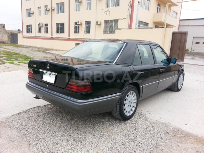 Mercedes E 320 1995, 184,000 km - 3.2 l - Bakı