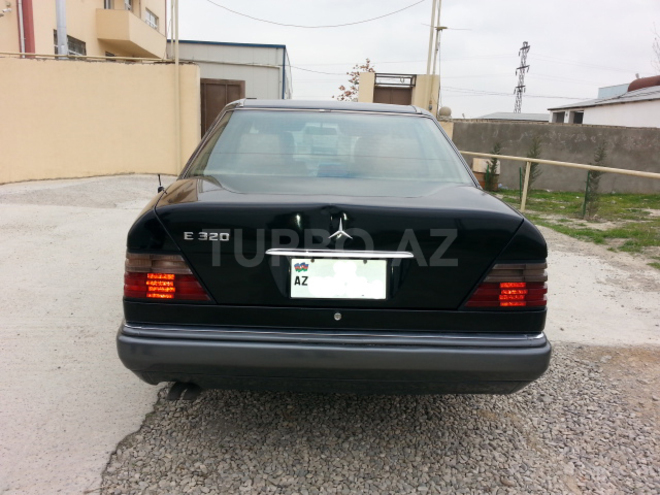 Mercedes E 320 1995, 184,000 km - 3.2 l - Bakı