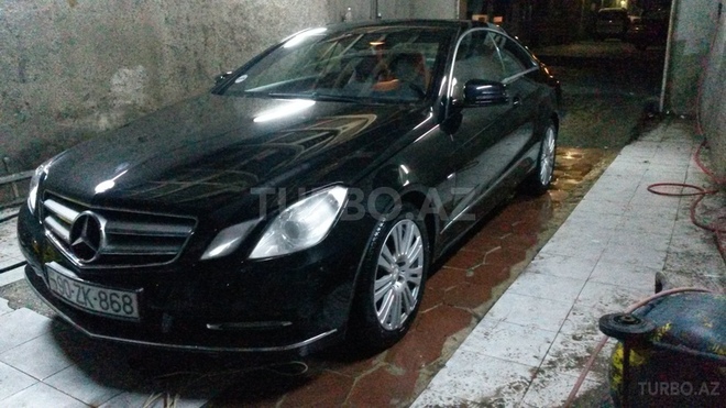 Mercedes E 220 2011, 48,000 km - 2.2 l - Bakı
