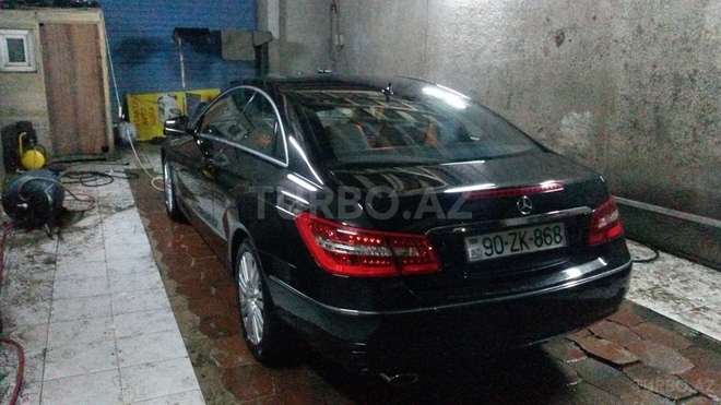 Mercedes E 220 2011, 48,000 km - 2.2 l - Bakı