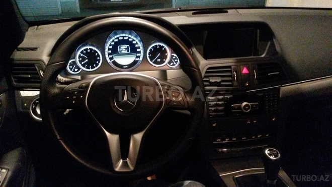 Mercedes E 220 2011, 48,000 km - 2.2 l - Bakı