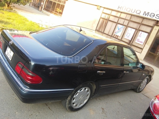 Mercedes E 240 1998, 250,000 km - 2.4 л - Sumqayıt