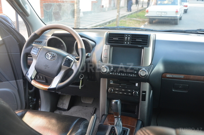 Toyota Prado 2012, 130,000 km - 2.7 л - Qax