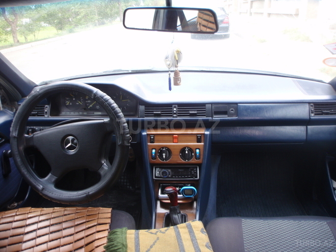 Mercedes E 200 1989, 300,500 km - 0.2 l - Bakı