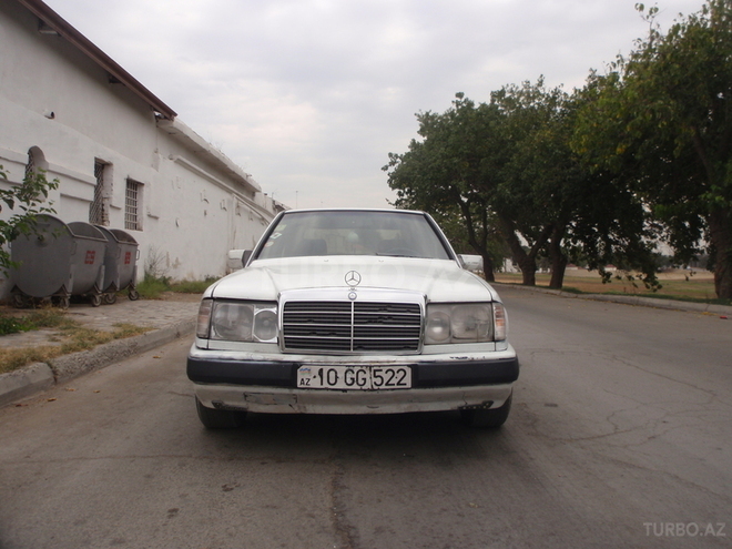Mercedes E 200 1989, 300,500 km - 0.2 l - Bakı