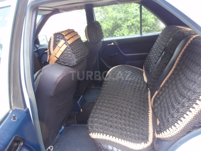 Mercedes E 200 1989, 300,500 km - 0.2 l - Bakı