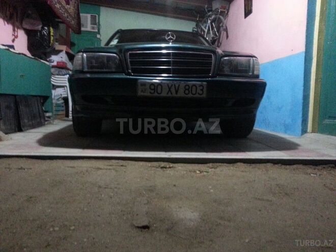 Mercedes C 220 2000, 241,000 km - 2.2 л - Bakı