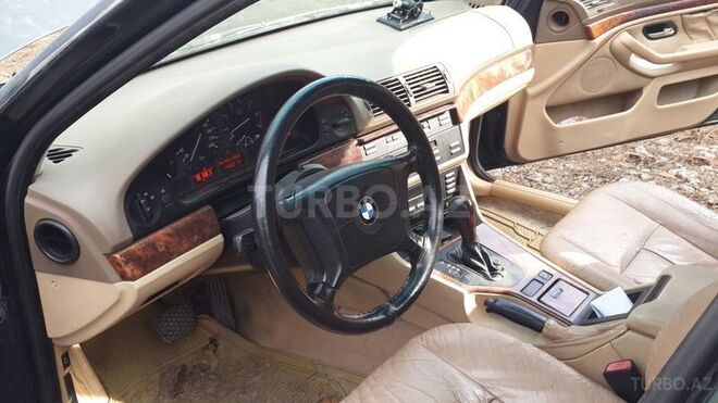 BMW 528 1996, 350,000 km - 2.8 l - İsmayıllı