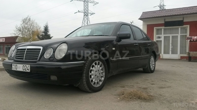 Mercedes E 280 1999, 250,000 km - 2.8 l - Bakı