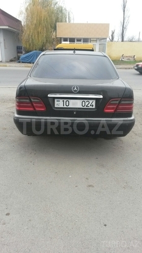 Mercedes E 280 1999, 250,000 km - 2.8 l - Bakı