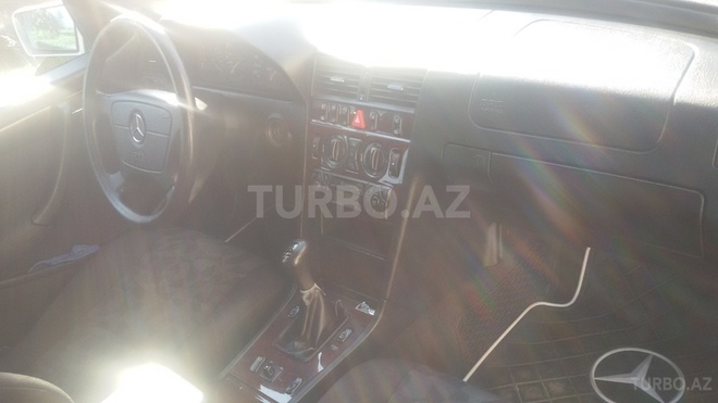 Mercedes C 220 2000, 24,000 km - 2.2 л - Biləsuvar