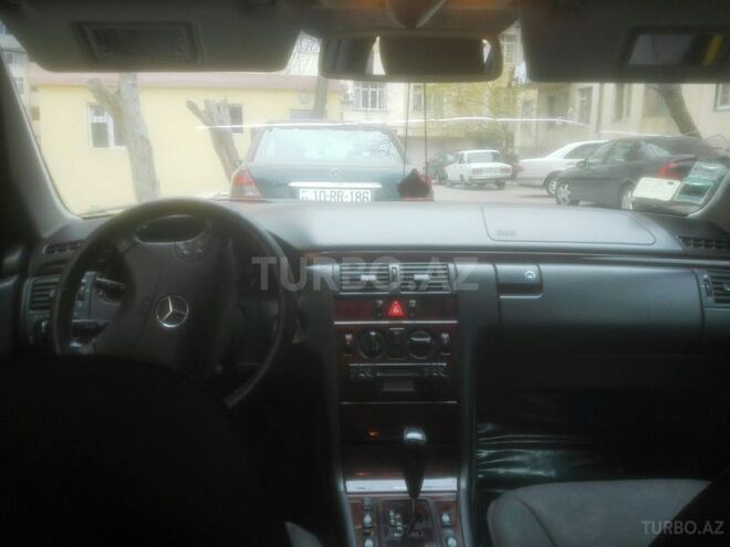 Mercedes E 220 2000, 254,600 km - 2.2 л - Ağdaş