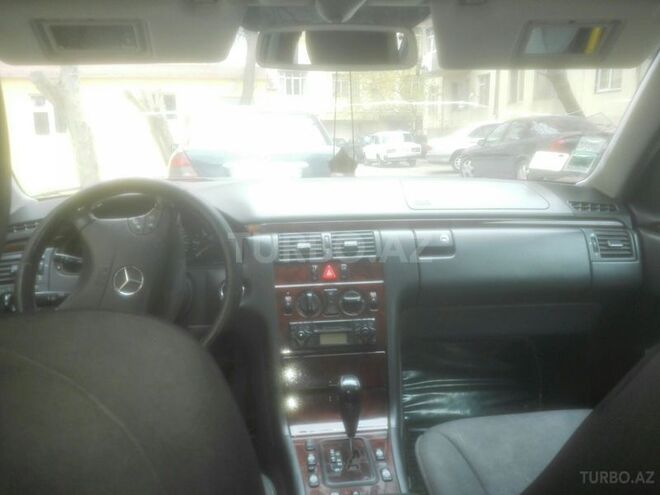Mercedes E 220 2000, 254,600 km - 2.2 л - Ağdaş