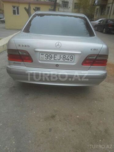 Mercedes E 220 2000, 254,600 km - 2.2 л - Ağdaş