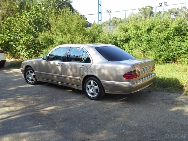 Mercedes E 240 2000, 258,000 km - 2.6 l - Bakı