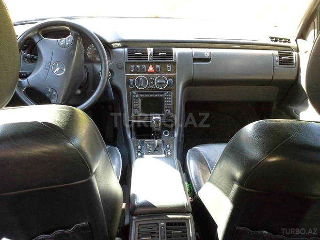 Mercedes E 240 2000, 258,000 km - 2.6 l - Bakı
