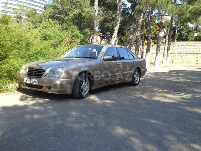 Mercedes E 240 2000, 258,000 km - 2.6 l - Bakı