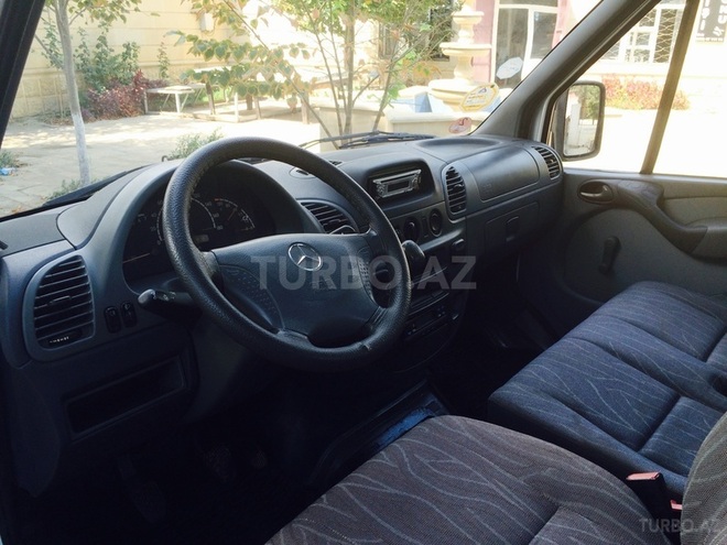 Mercedes Sprinter 413 2000, 185,000 km - 2.1 l - Bakı