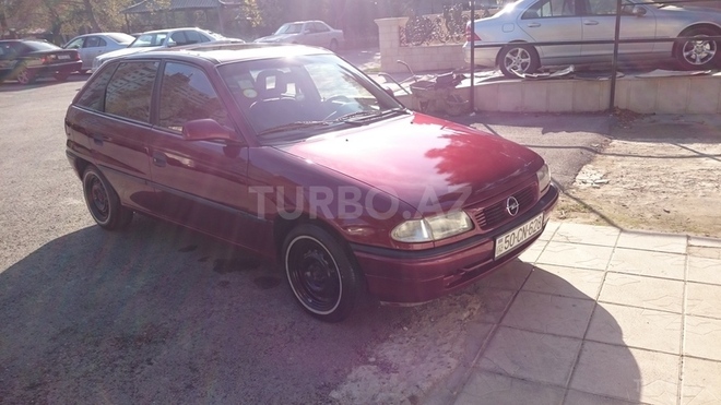 Opel Astra 1995, 270,000 km - 1.6 l - Bakı