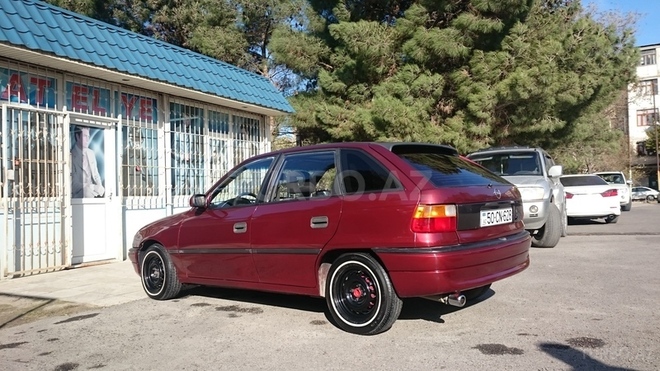 Opel Astra 1995, 270,000 km - 1.6 l - Bakı