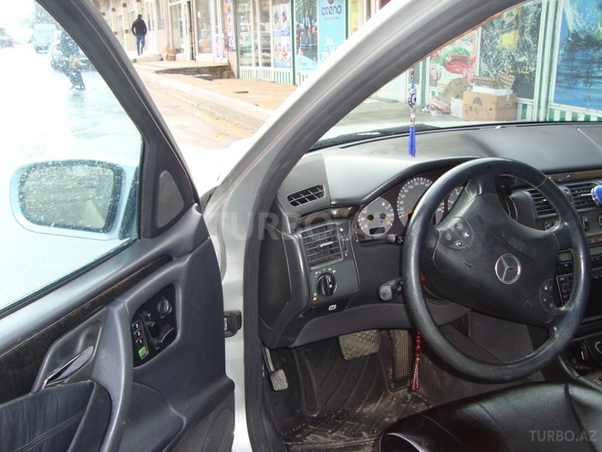Mercedes E 320 1999, 215,000 km - 3.2 л - Bakı