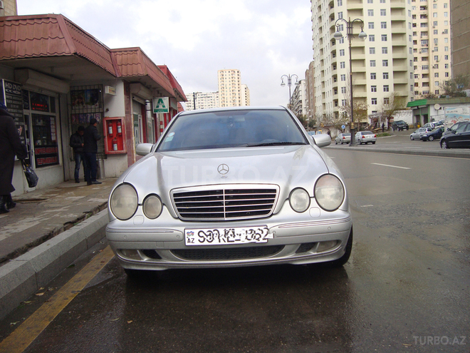 Mercedes E 320 1999, 215,000 km - 3.2 л - Bakı