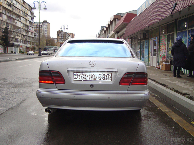 Mercedes E 320 1999, 215,000 km - 3.2 л - Bakı