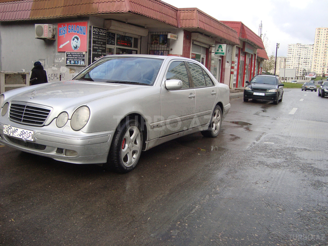 Mercedes E 320 1999, 215,000 km - 3.2 л - Bakı