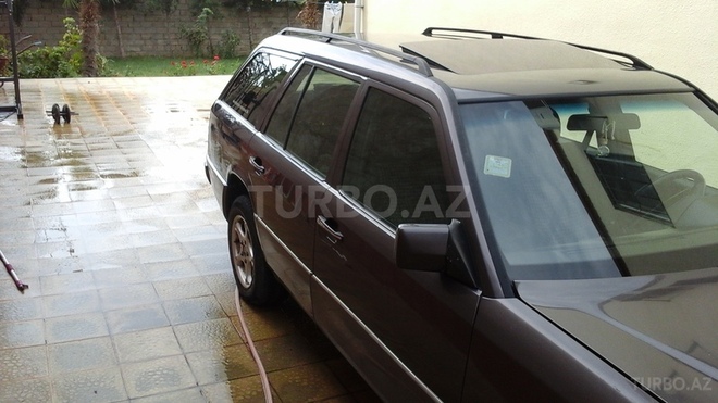 Mercedes E 220 1995, 278,000 km - 2.2 л - Bakı