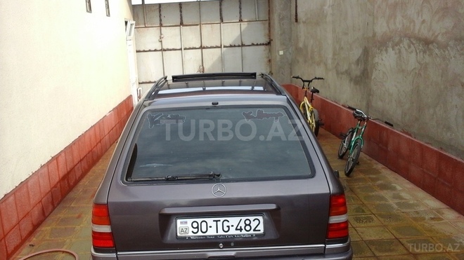 Mercedes E 220 1995, 278,000 km - 2.2 л - Bakı