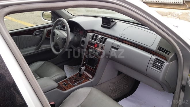 Mercedes E 320 2000, 231,500 km - 3.2 l - Bakı