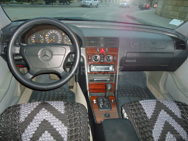 Mercedes C 200 1996, 136,546 km - 2.0 l - Bakı