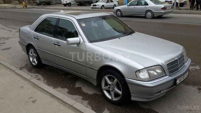 Mercedes C 240 1999, 272,000 km - 2.4 l - Bakı