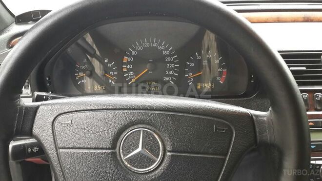 Mercedes C 240 1999, 272,000 km - 2.4 l - Bakı