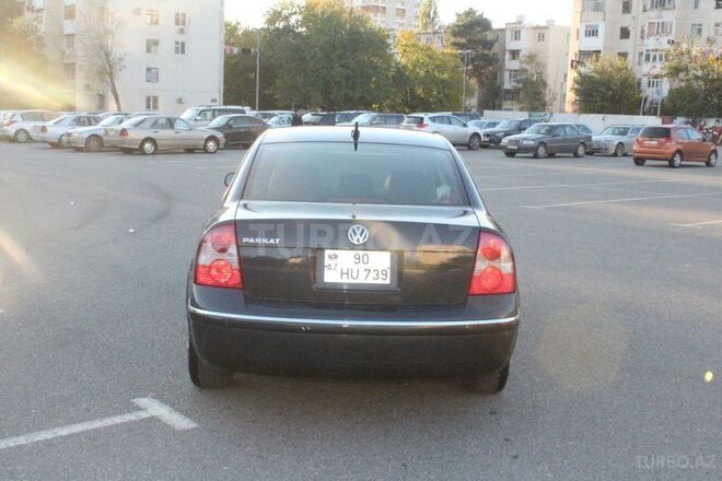 Volkswagen Passat 2004, 90,000 km - 1.8 l - Bakı