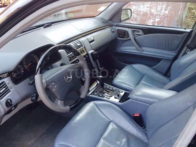 Mercedes E 320 2000, 170,000 km - 3.2 l - Bakı
