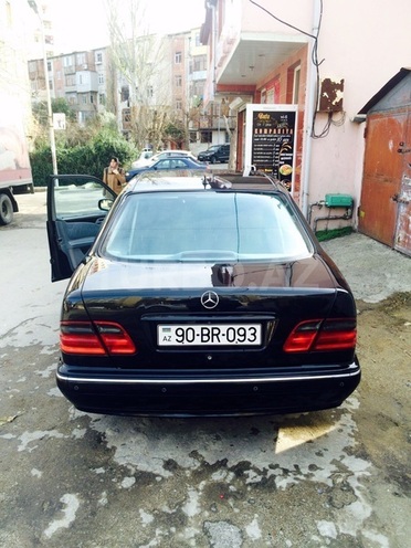 Mercedes E 320 2000, 170,000 km - 3.2 l - Bakı