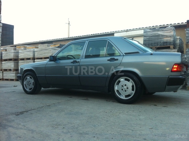 Mercedes 190 1993, 193,000 km - 2.3 л - Bakı